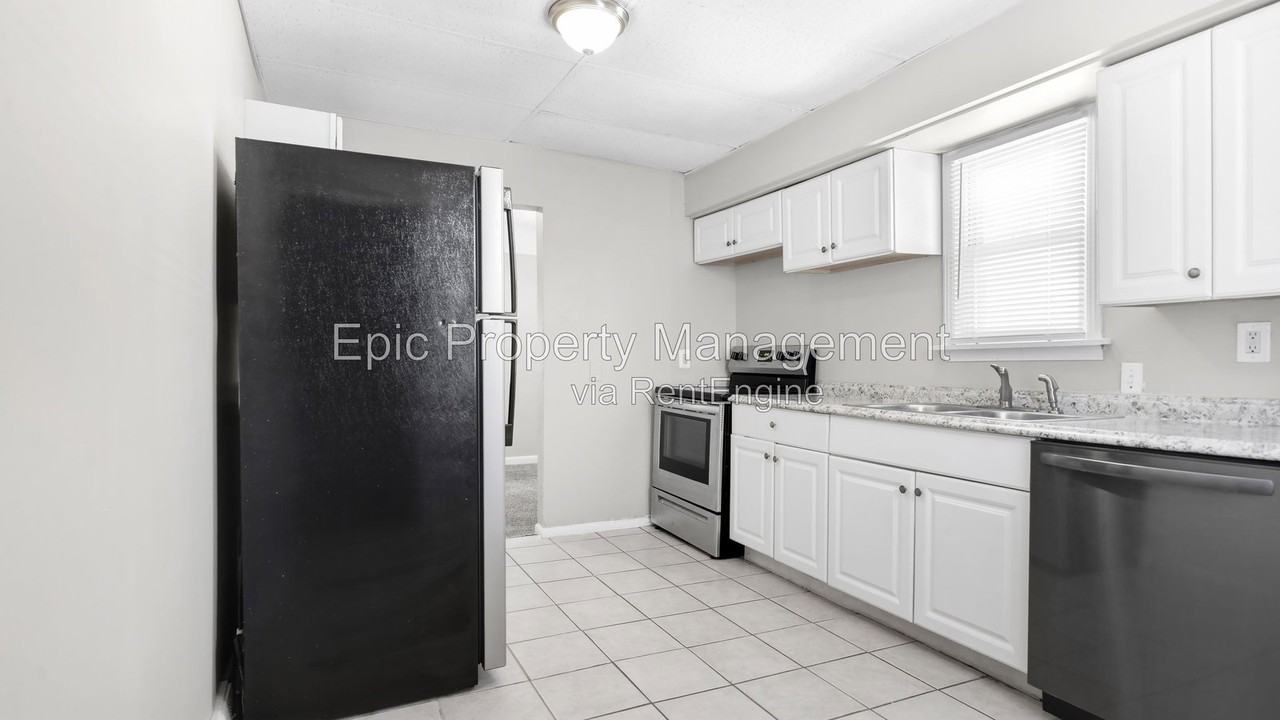 23684 Blackett Ave - Photo 3 of 14