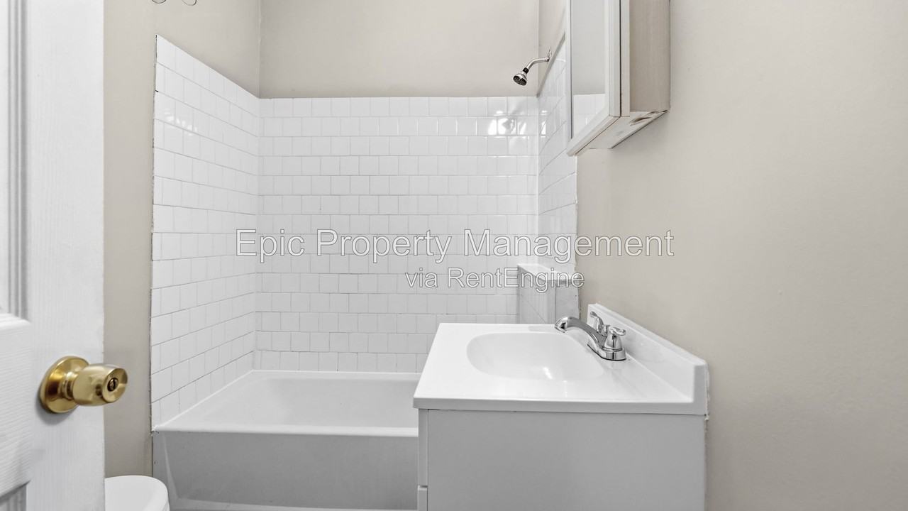23684 Blackett Ave - Photo 4 of 14