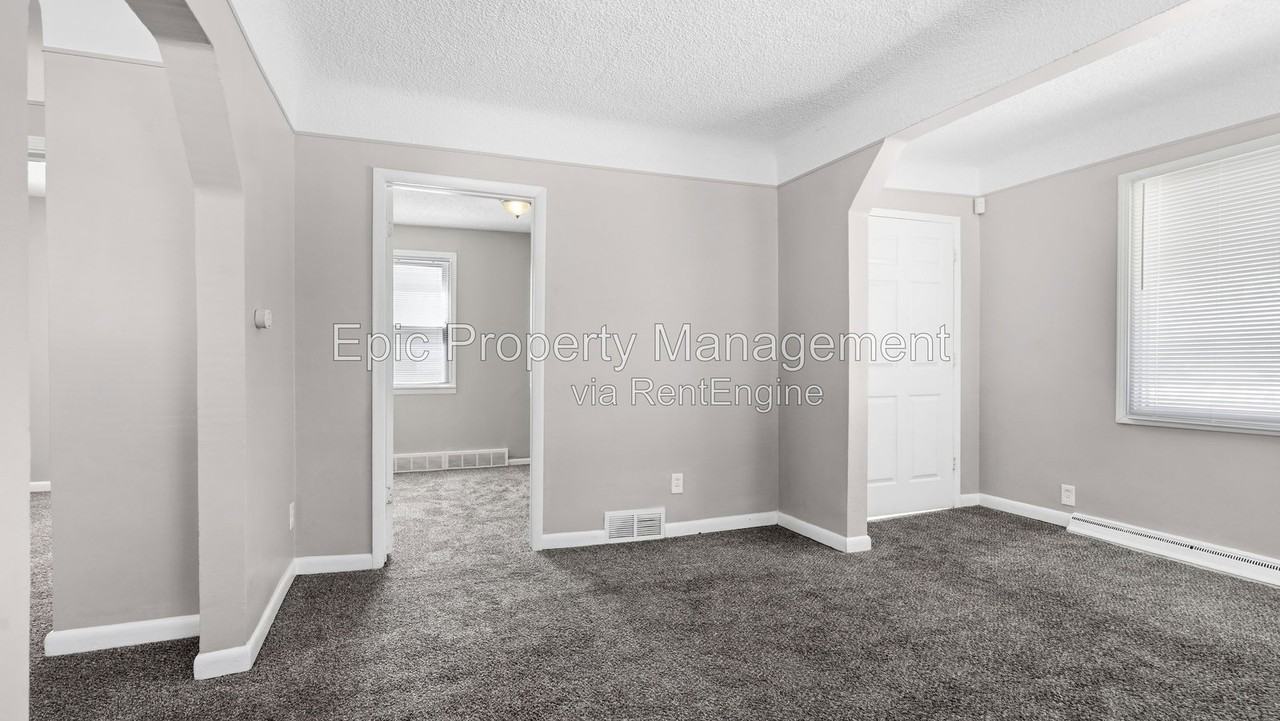 23684 Blackett Ave - Photo 6 of 14