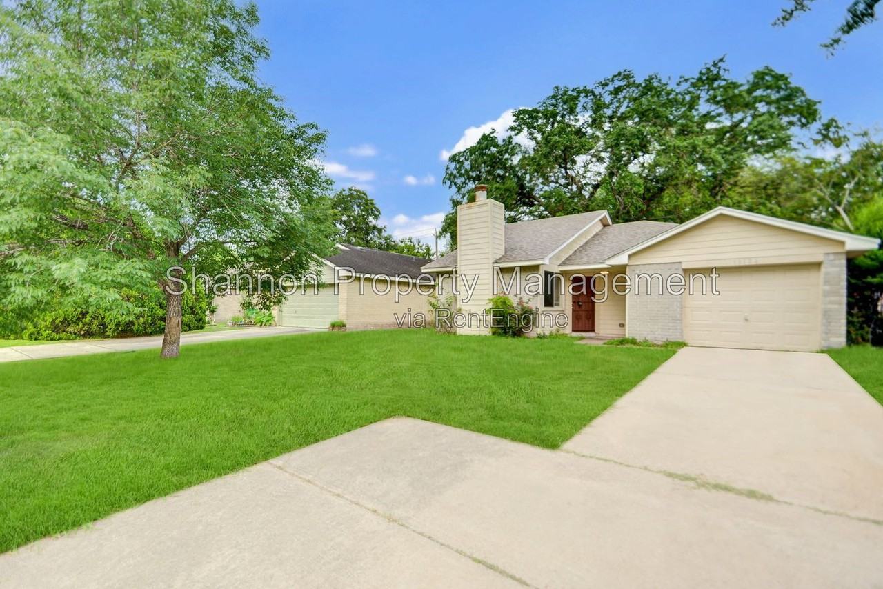 13106 Townwood Dr - Photo 2 of 19