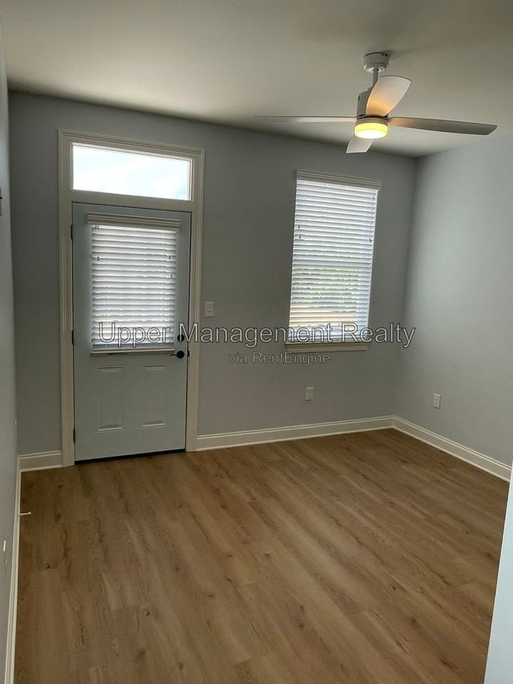 3418 3rd St #3418 - Photo 4 of 20