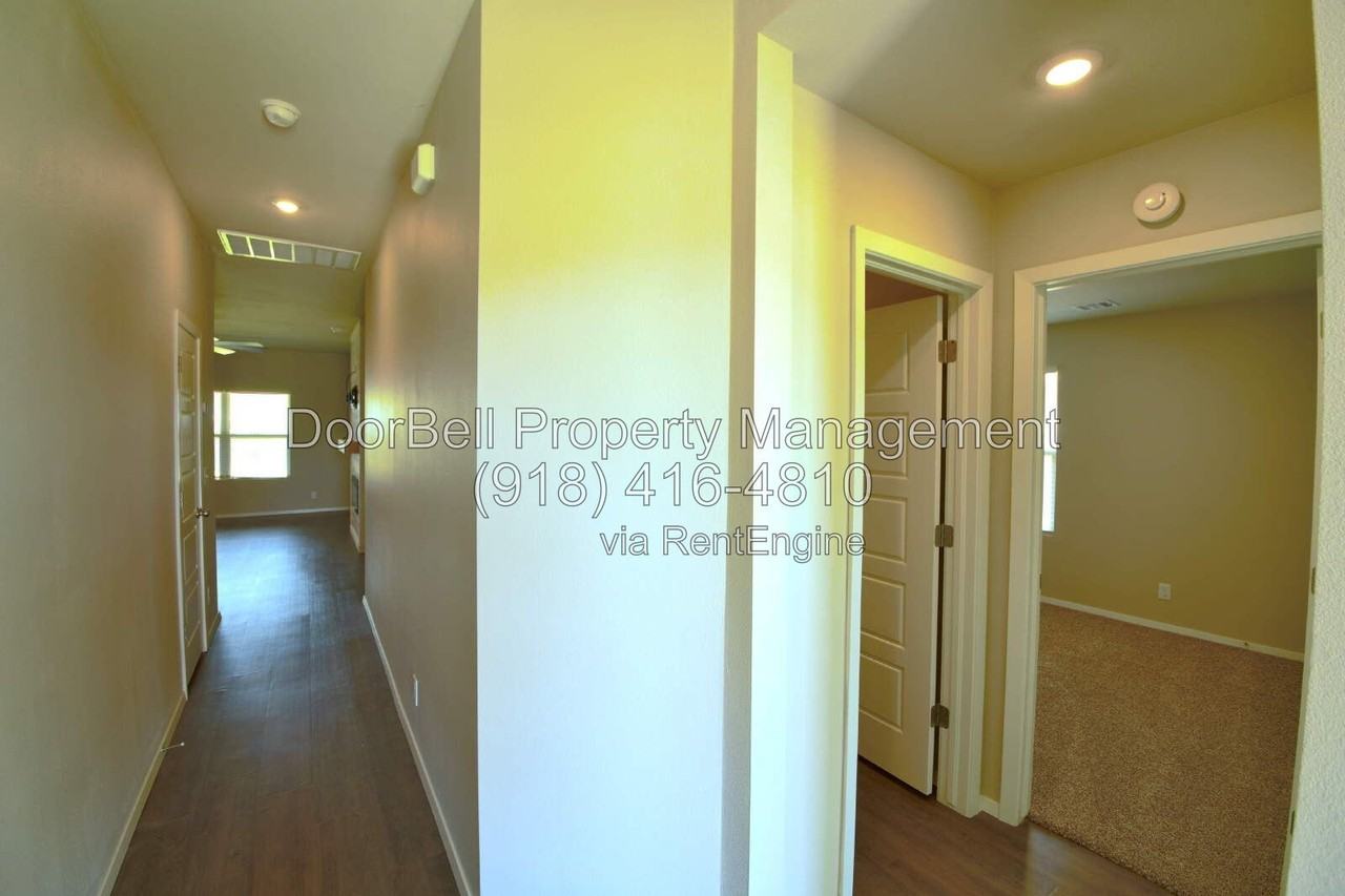14627 E 39th St S - Photo 4 of 27