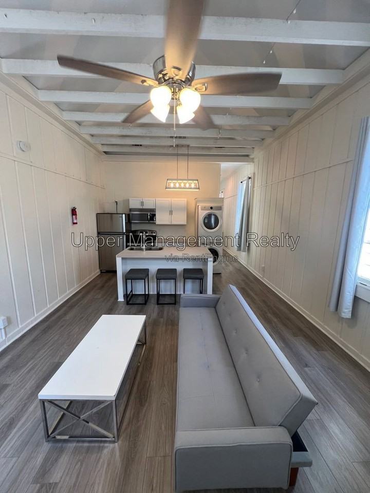 1134 Adams St #1134 - Photo 2 of 9