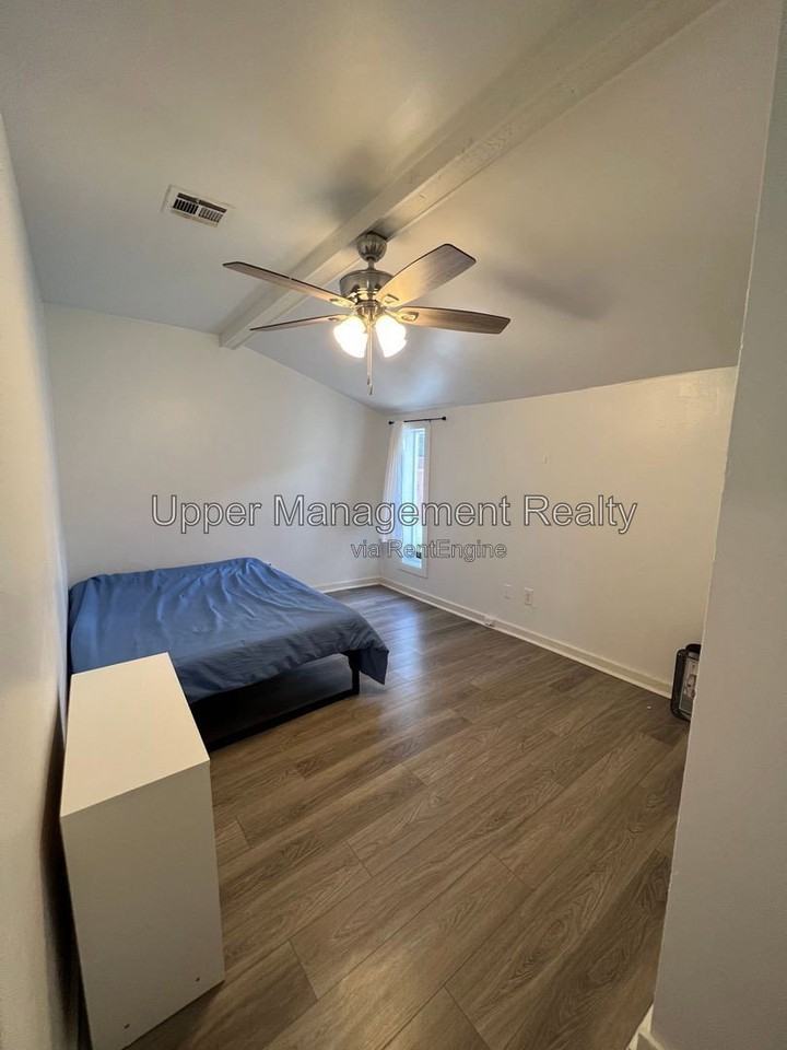 1134 Adams St #1134 - Photo 7 of 9