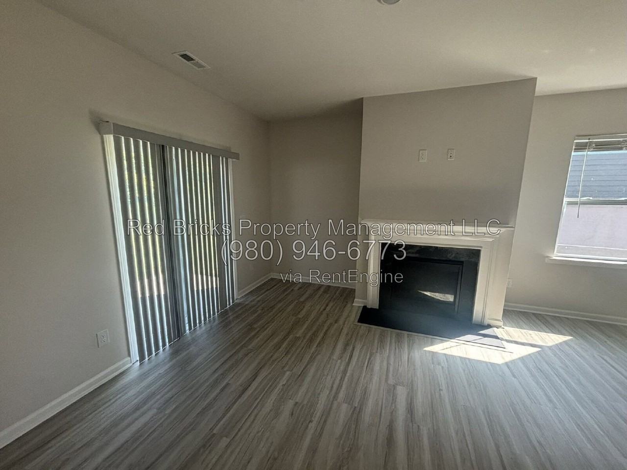 1838 Vanderlyn St - Photo 7 of 42