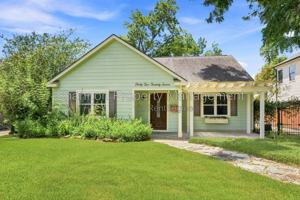 featured image of 4227 Apollo St