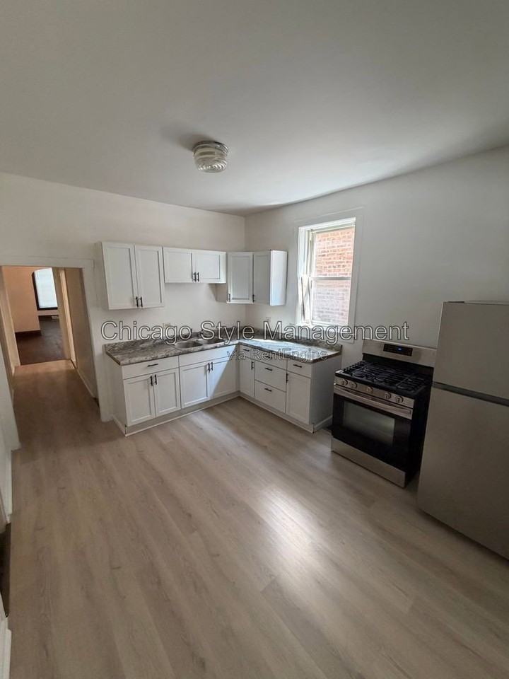 5734 S Loomis Blvd #1 - Photo 2 of 11