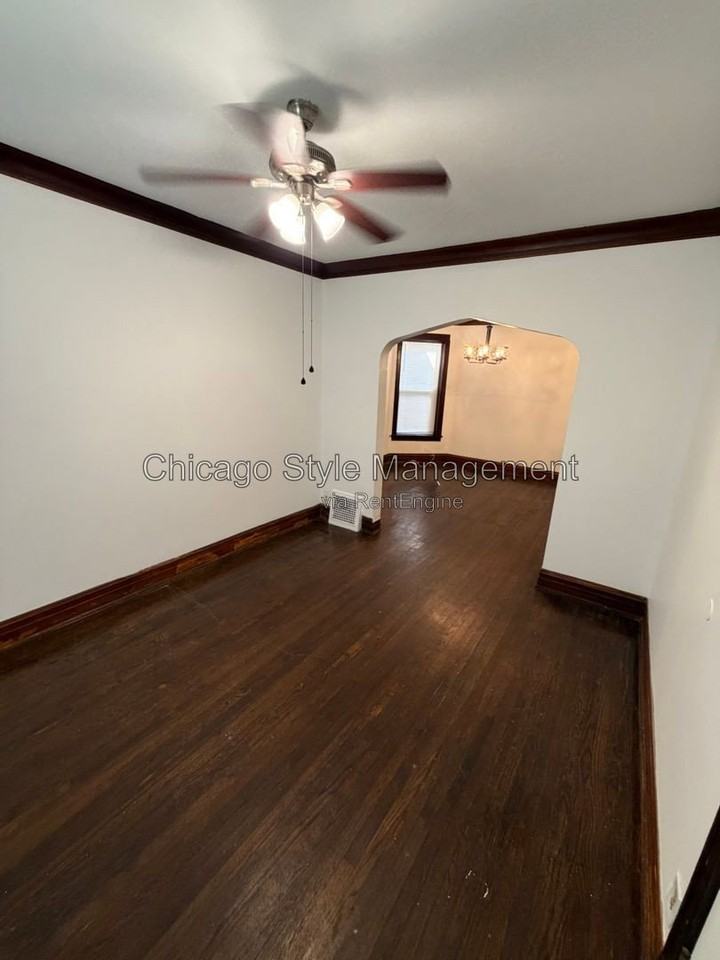5734 S Loomis Blvd #1 - Photo 7 of 11