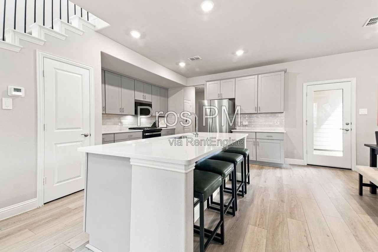 2625 Amistad Ln - Photo 6 of 18