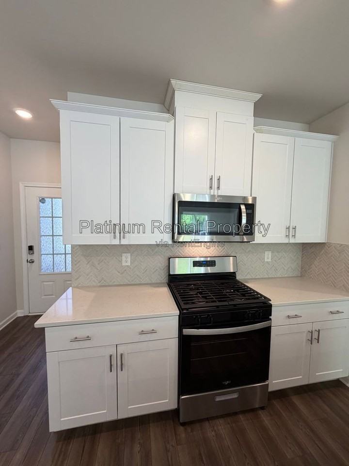 337 Timberland Ave - Photo 7 of 37