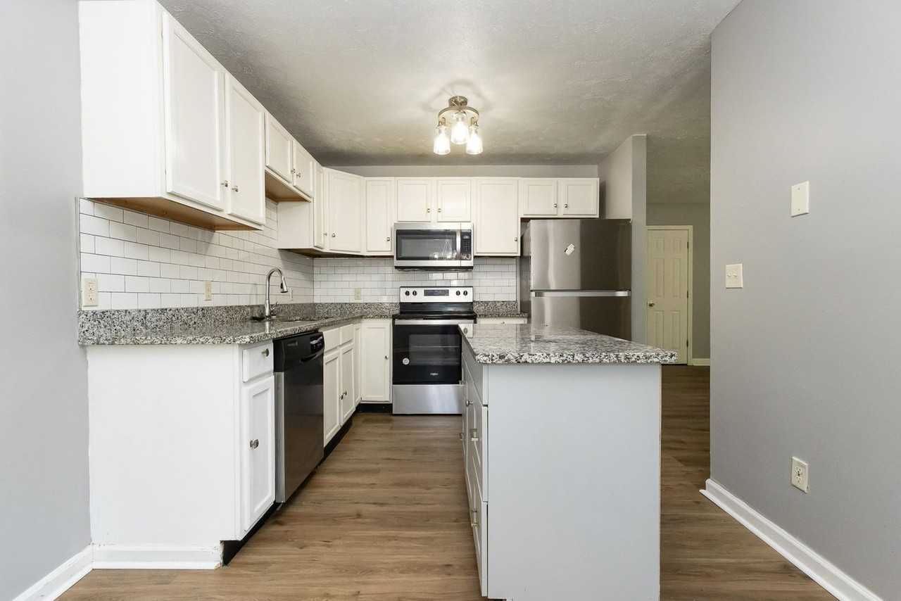 1109 Arcadia Ave - Photo 2 of 18