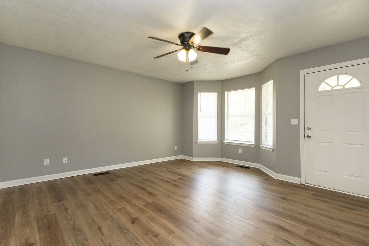 1109 Arcadia Ave - Photo 5 of 18