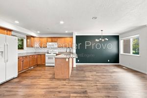 featured image of 1285 Alpine Way