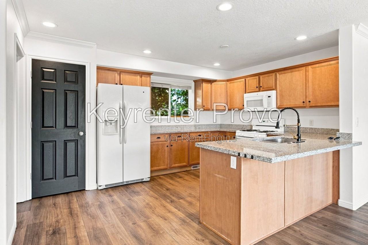 1285 Alpine Way - Photo 4 of 18