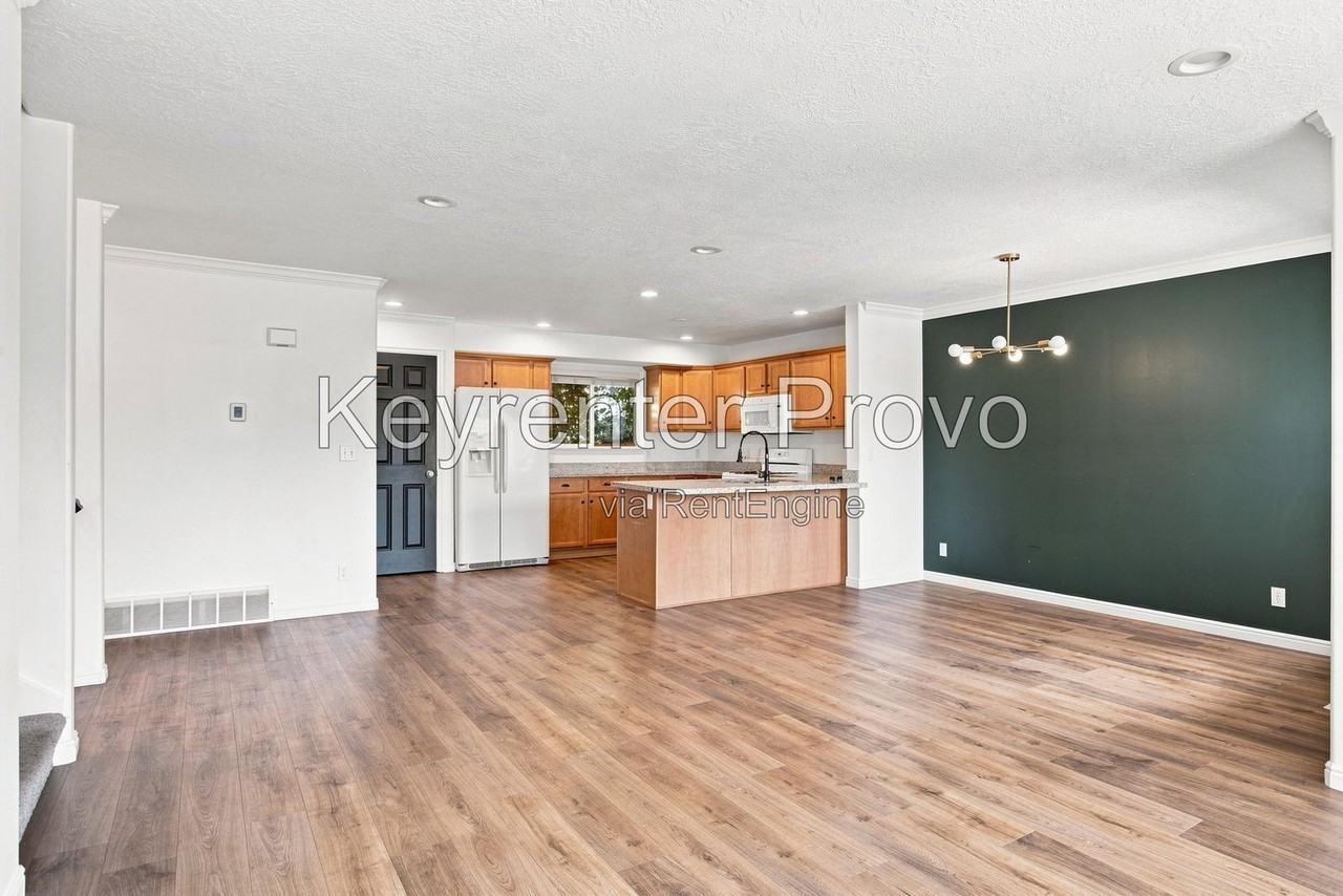 1285 Alpine Way - Photo 5 of 18