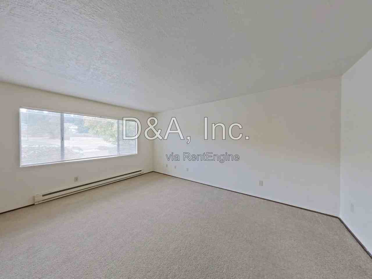1150 Nw Walnut Blvd - Photo 2 of 18