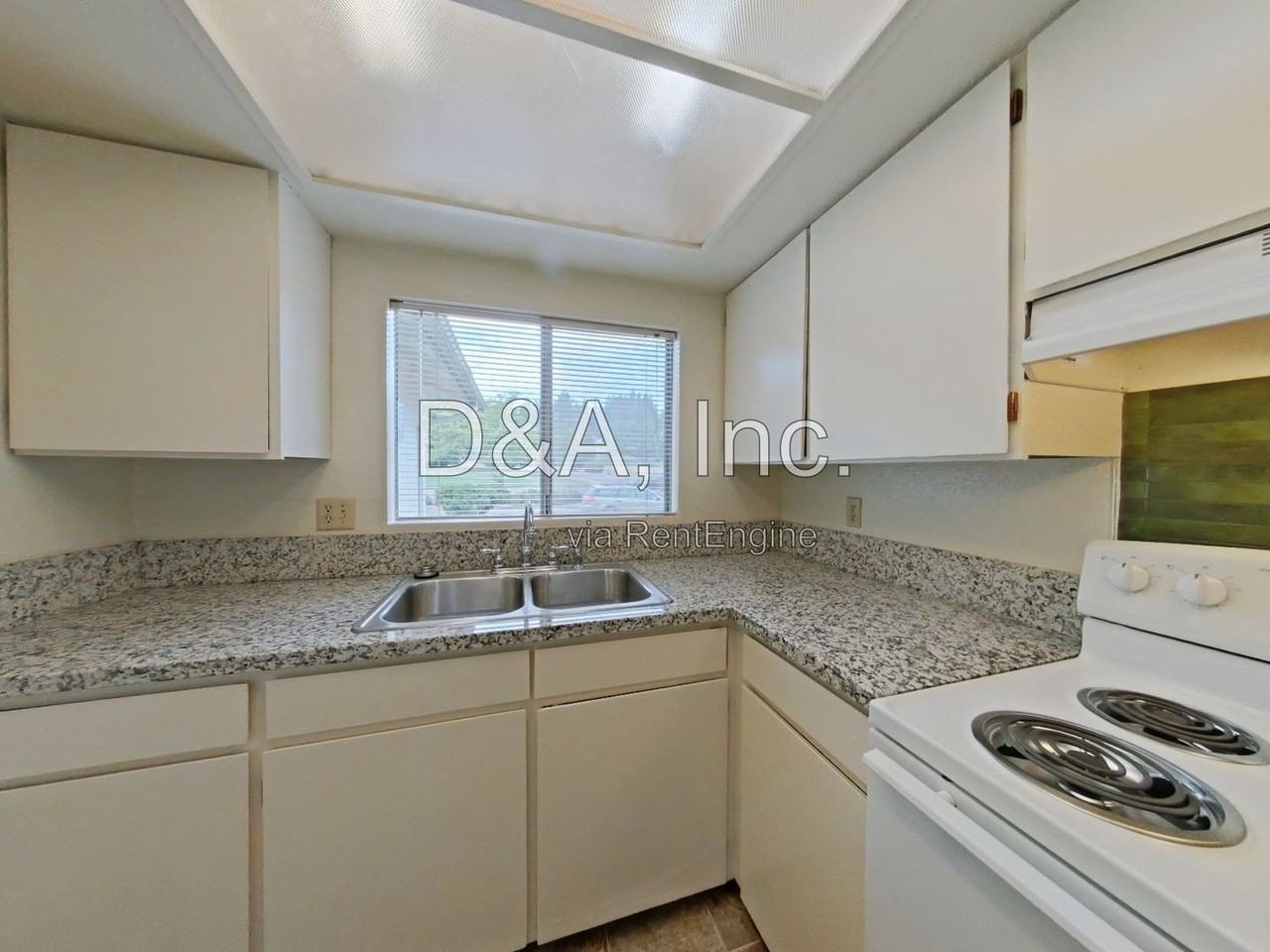 1150 Nw Walnut Blvd - Photo 5 of 18