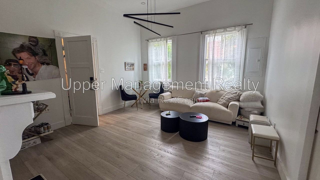 7214 Oak St - Photo 3 of 13