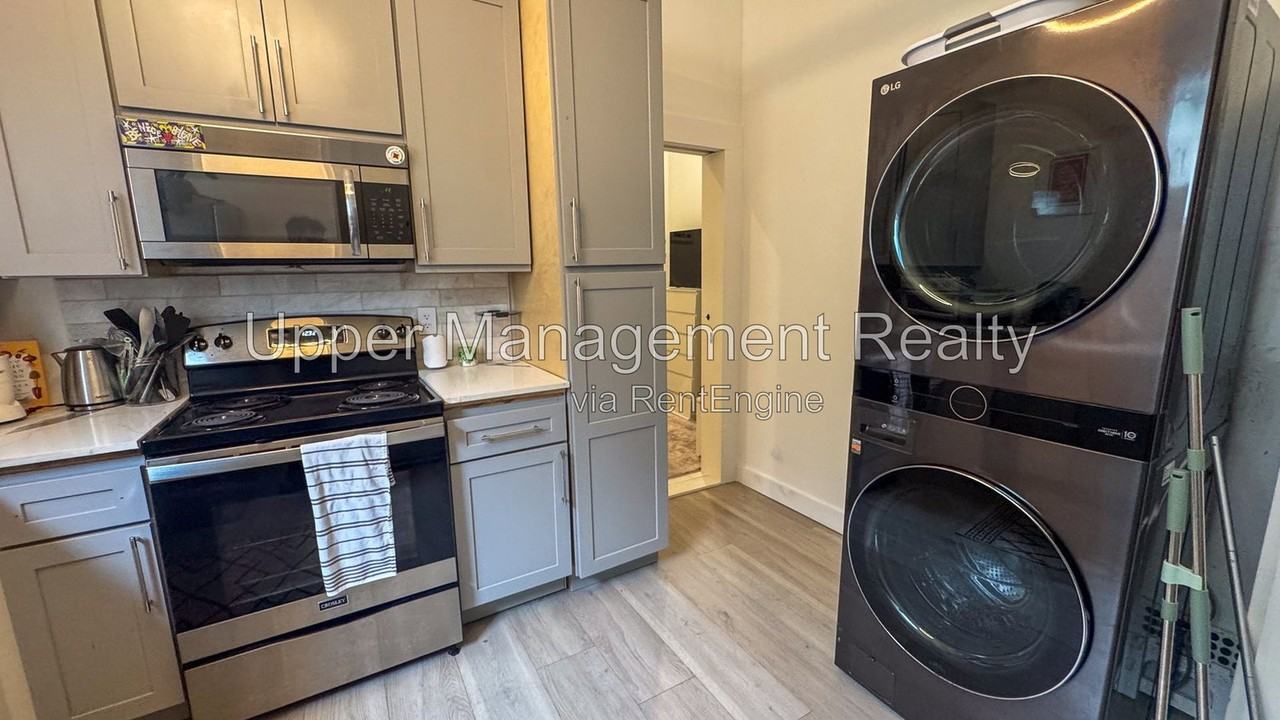 7214 Oak St - Photo 6 of 13