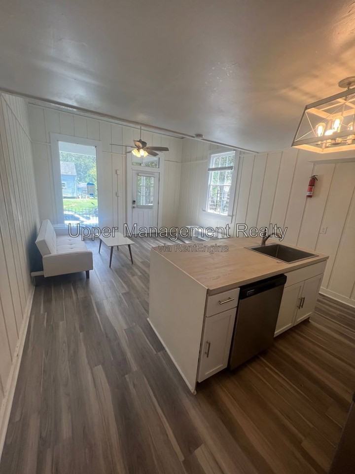 1130 Adams St #1128 - Photo 4 of 15