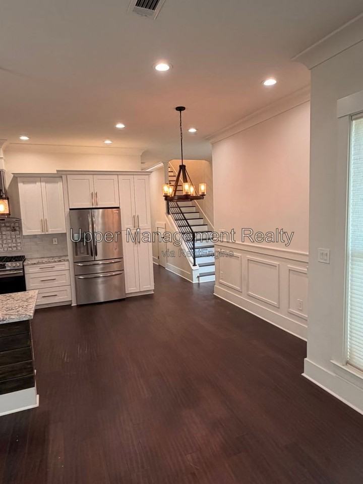 2708 Burns St - Photo 6 of 28