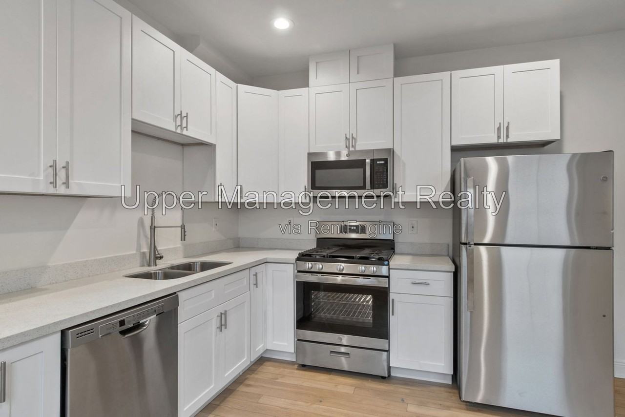 1510 S Robertson St - Photo 4 of 13