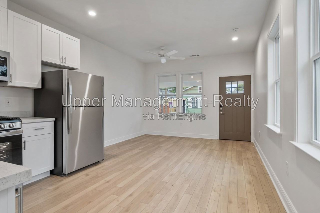 1510 S Robertson St - Photo 5 of 13