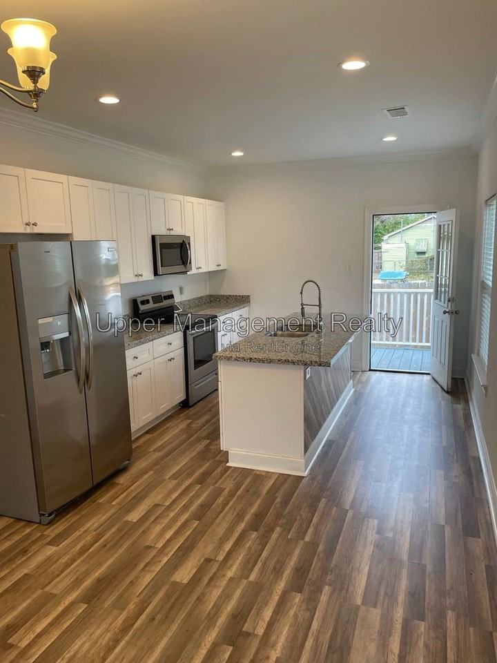 3914 Hamilton St #3912 - Photo 5 of 15