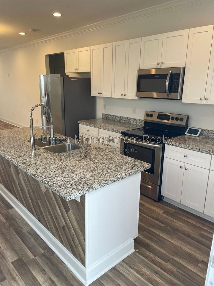 3914 Hamilton St #3912 - Photo 6 of 15