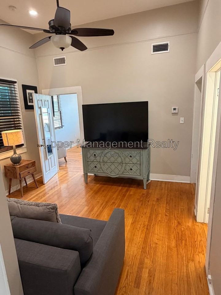 3314 Carondelet St #B - Photo 2 of 17