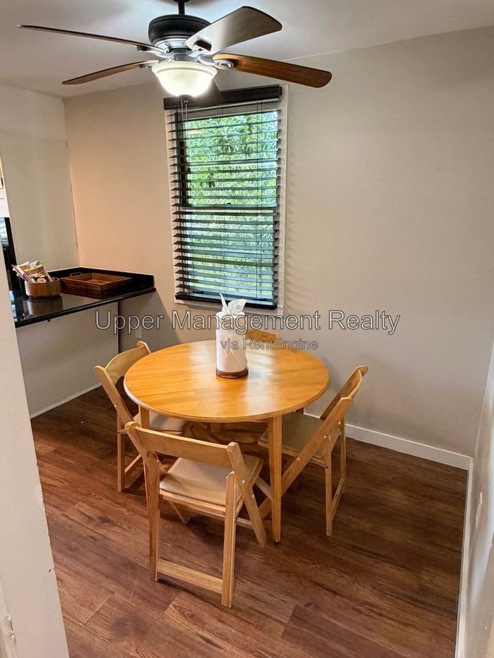 3314 Carondelet St #B - Photo 4 of 17