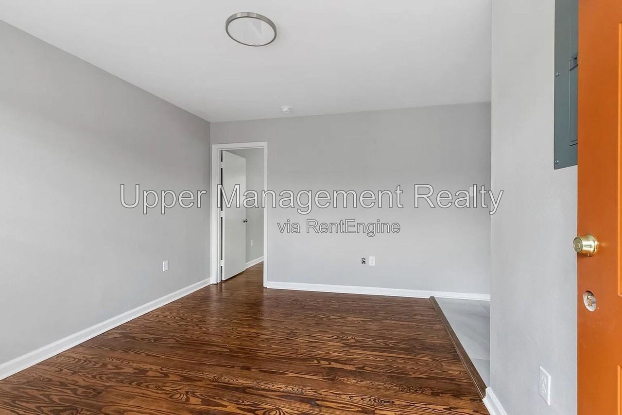 1711 Saint Andrew St #1711-1A - Photo 2 of 10