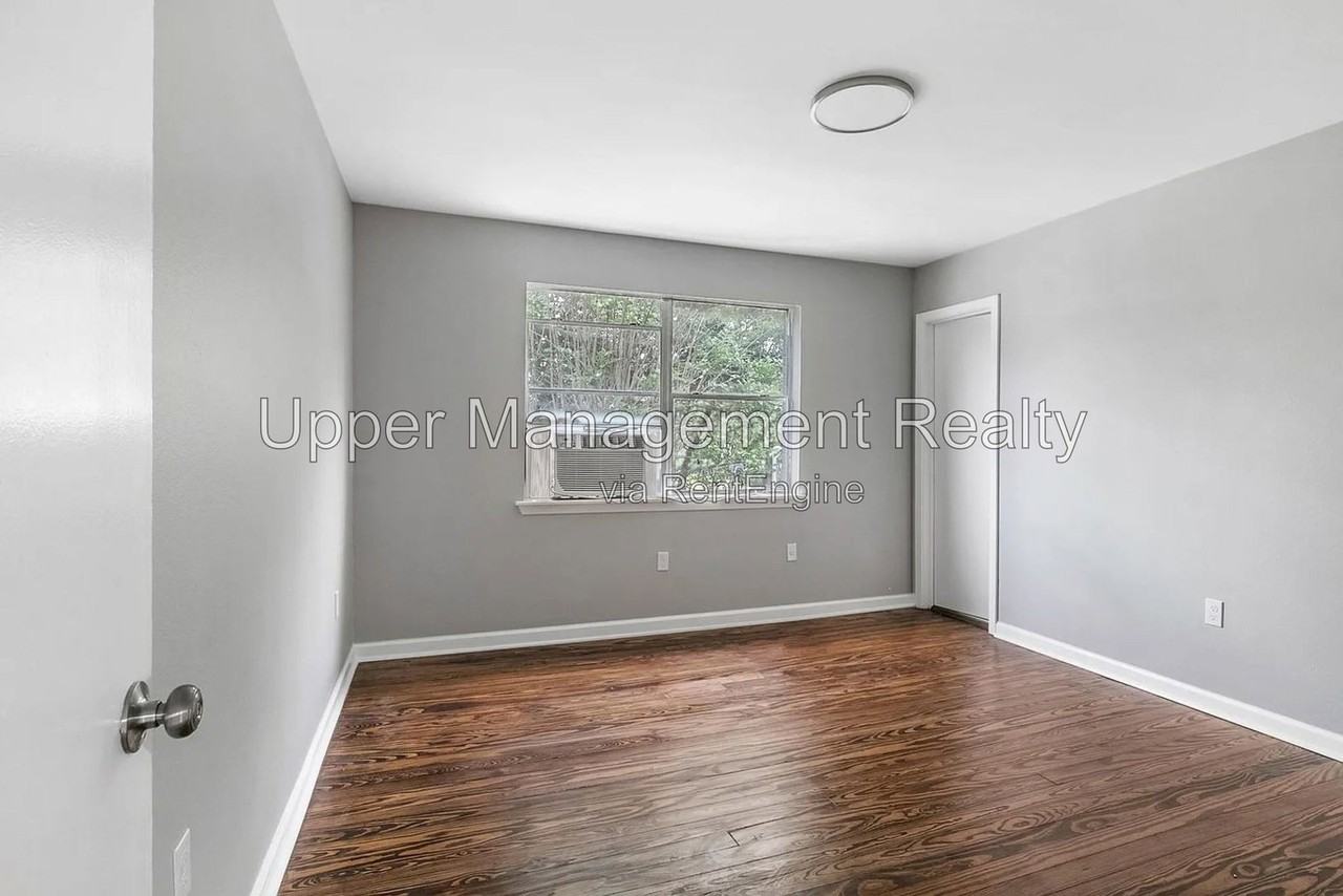 1711 Saint Andrew St #1711-1A - Photo 4 of 10