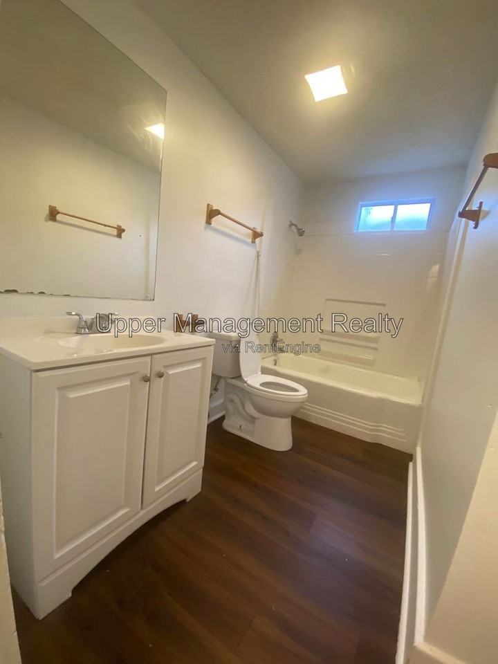 2809 1st St #C - Photo 5 of 7