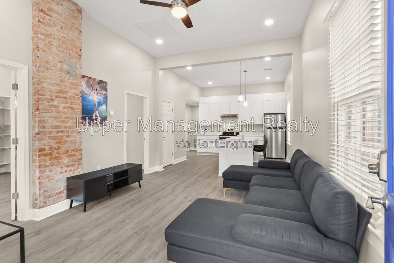 837 Cherokee St #837 - Photo 2 of 12