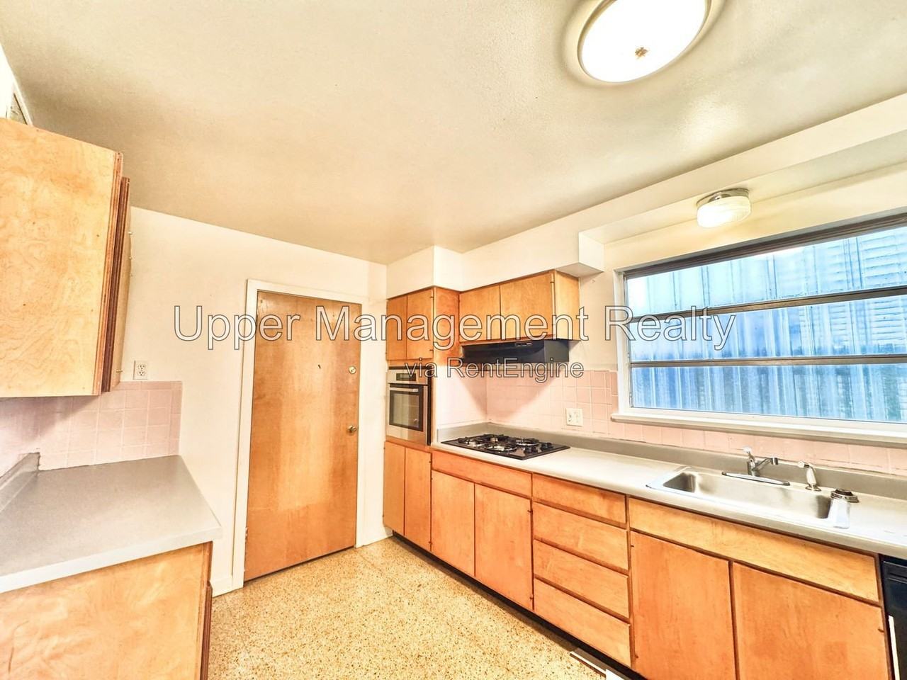 2655 Hyman Pl - Photo 3 of 9