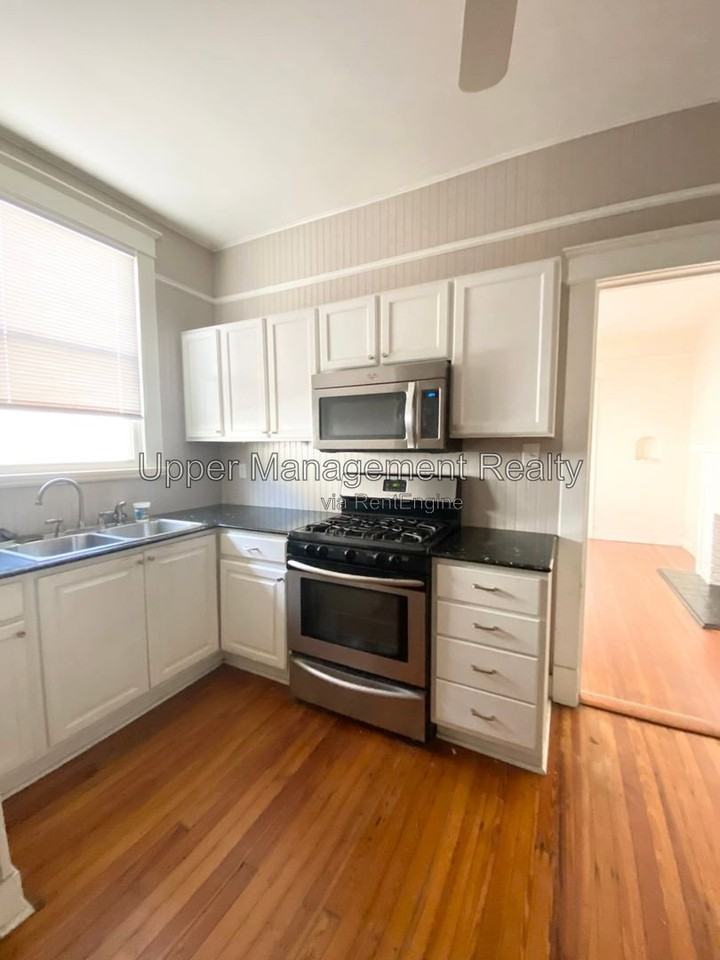 1536 Hillary St #1534 - Photo 7 of 11