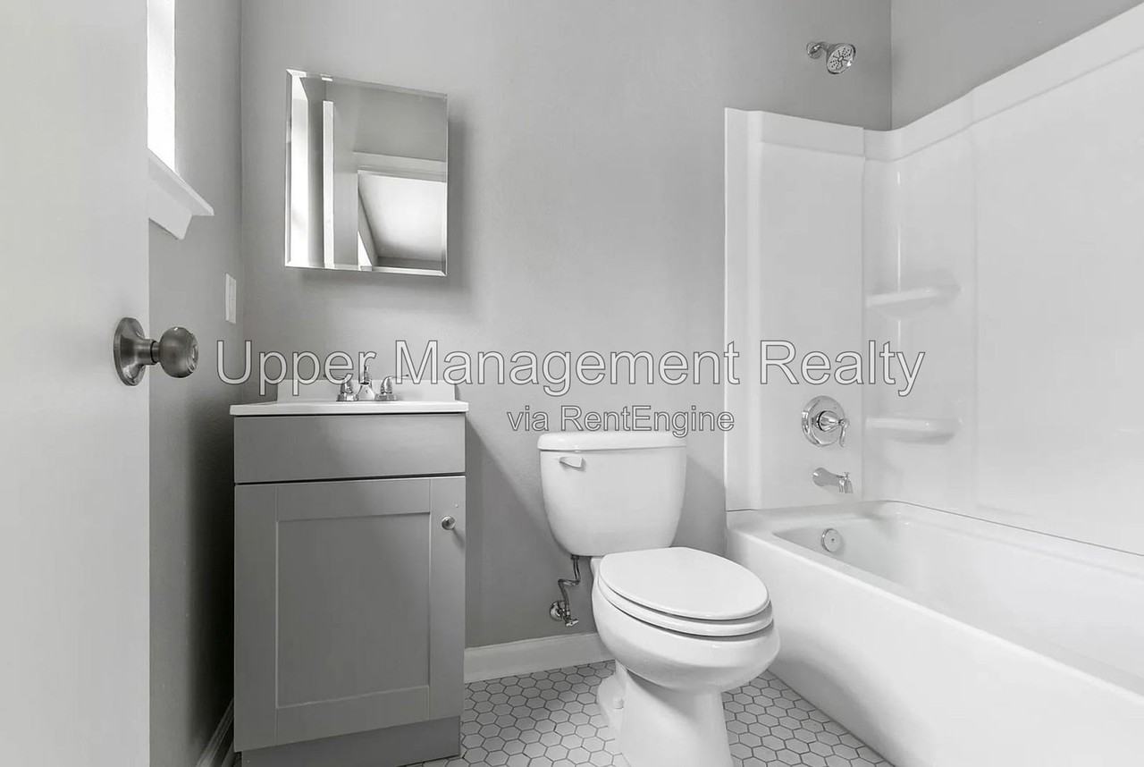 1709 Saint Andrew St #1709-1711 - Photo 5 of 9
