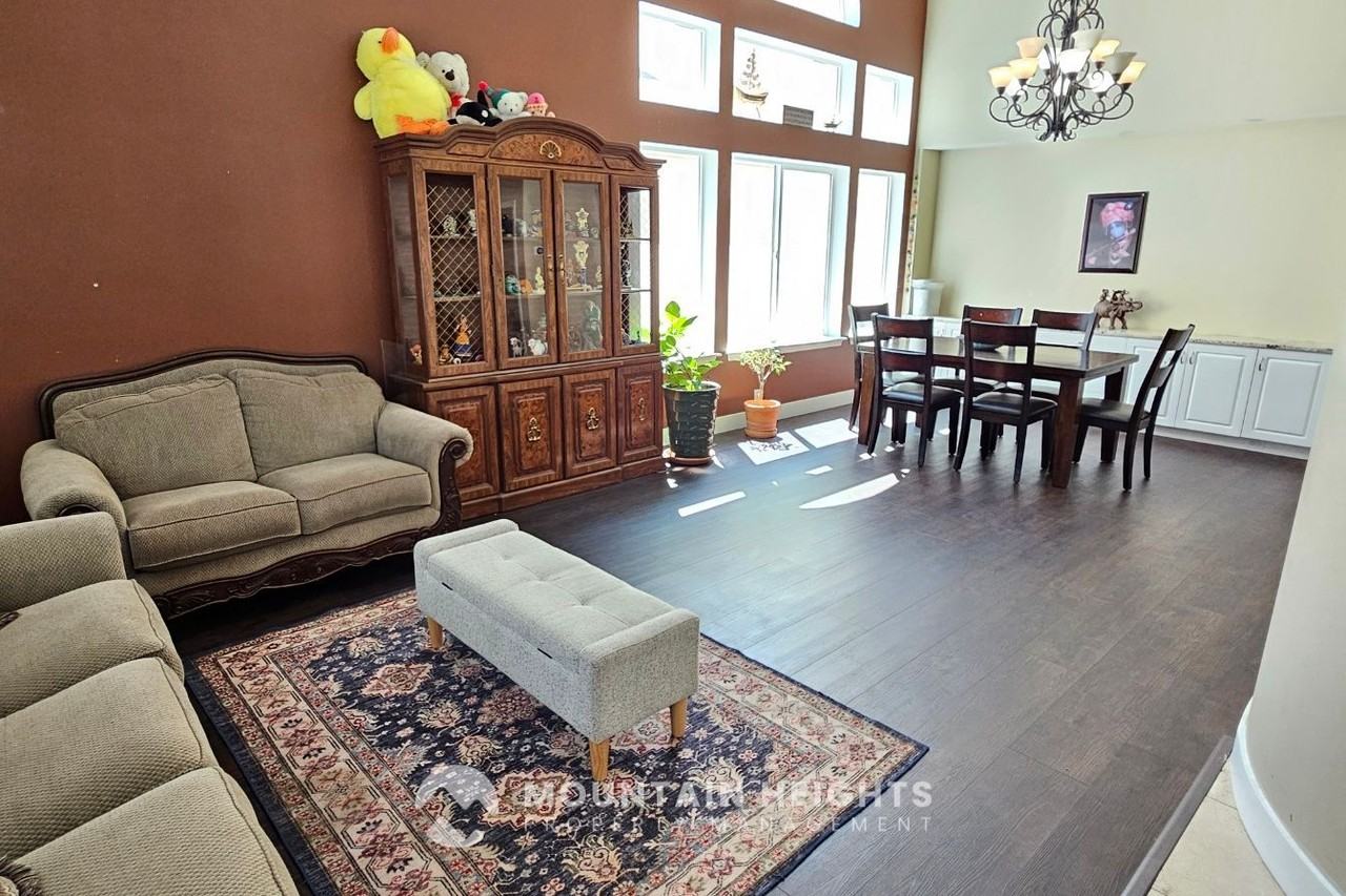 2096 E Rainbow Point Dr - Photo 2 of 20