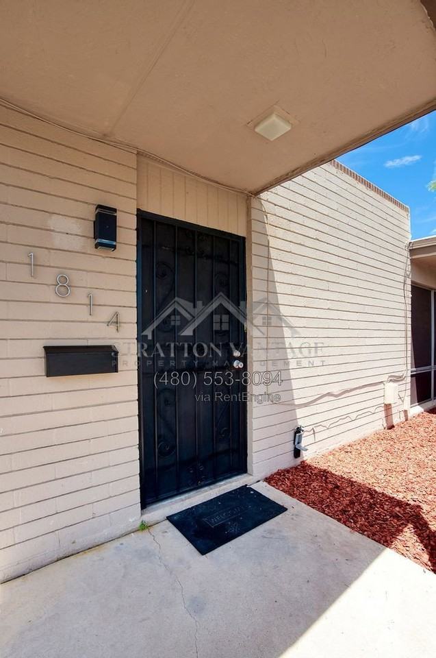 1814 W Frier Dr - Photo 3 of 25