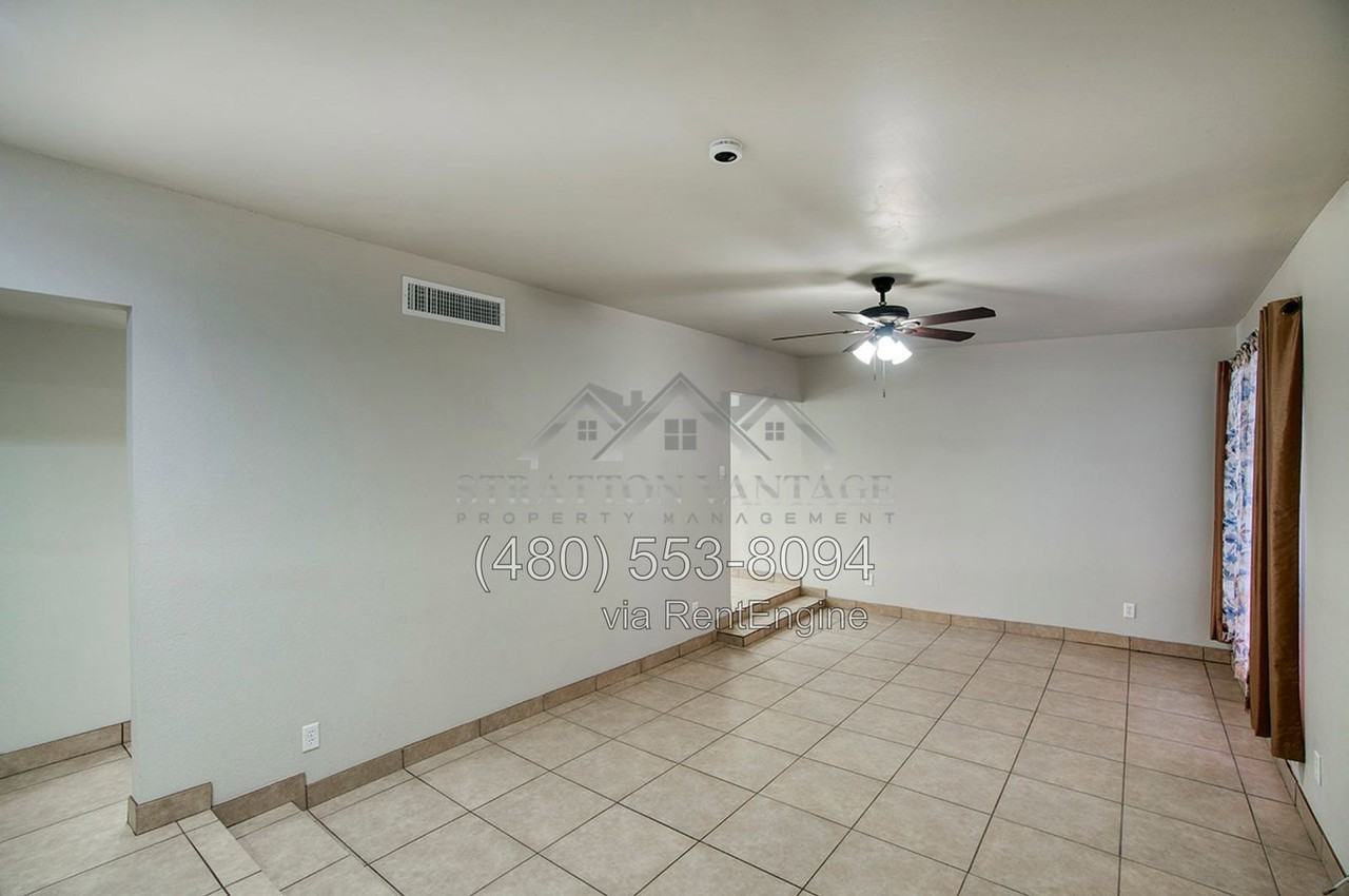1814 W Frier Dr - Photo 4 of 25