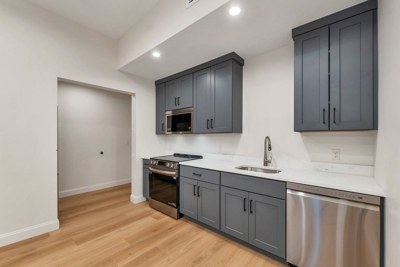 177 N Main St #103 - Photo 5 of 36