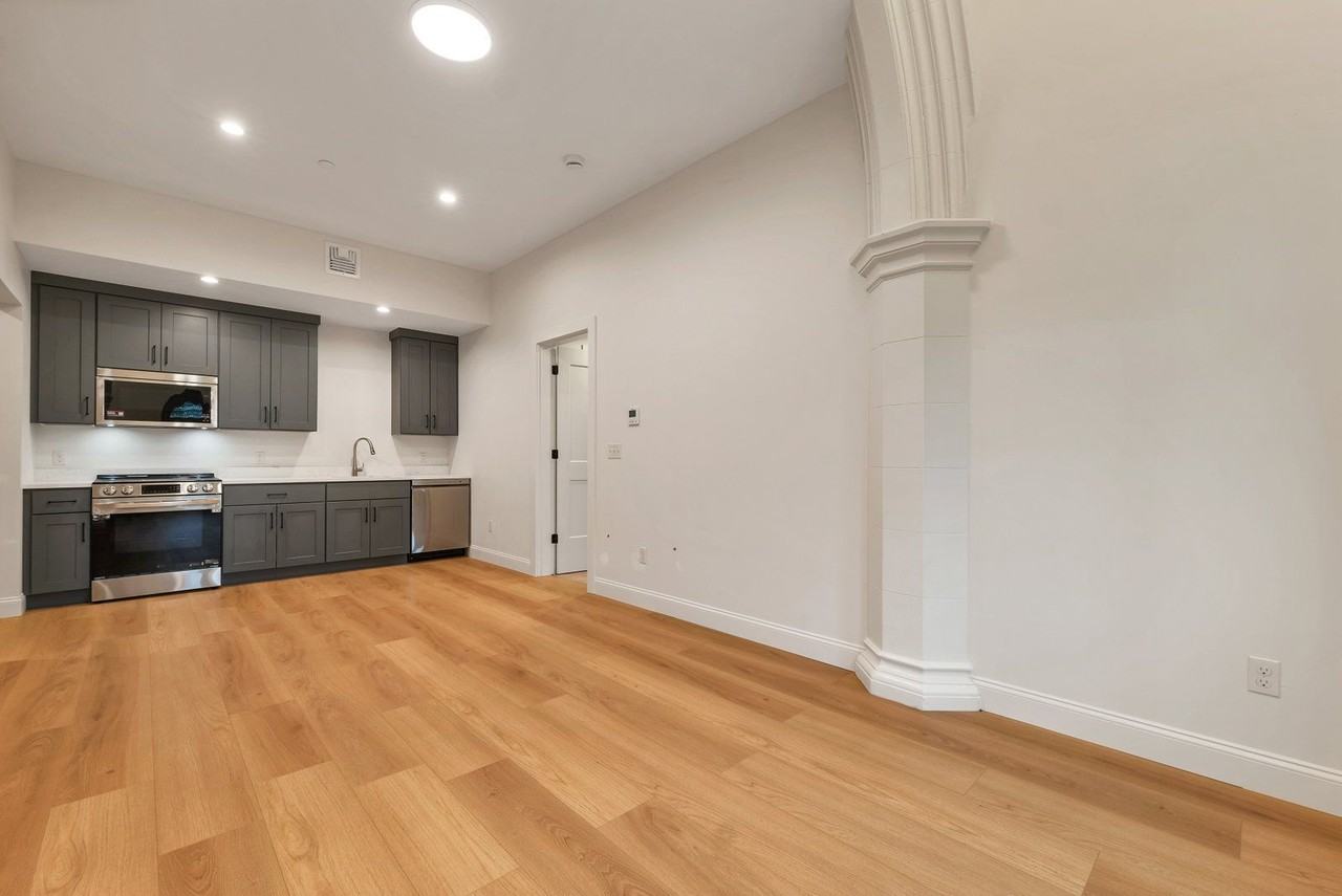 177 N Main St #103 - Photo 7 of 36