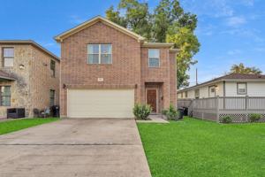 featured image of 919 E 36th St
