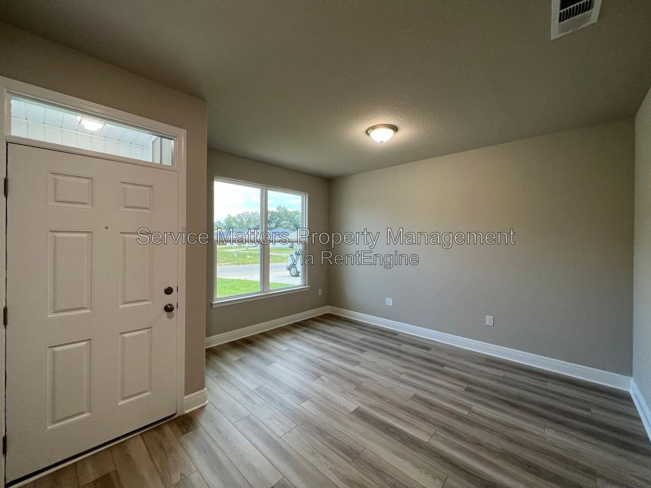 5349 Parkside Dr - Photo 4 of 35