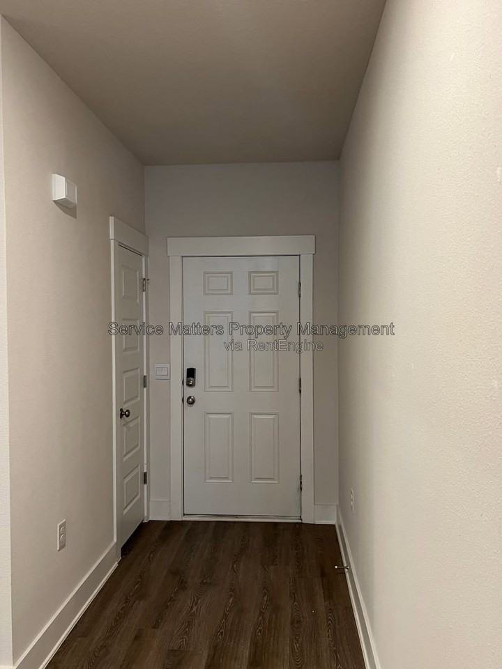 5781 Danbury Blvd - Photo 4 of 38