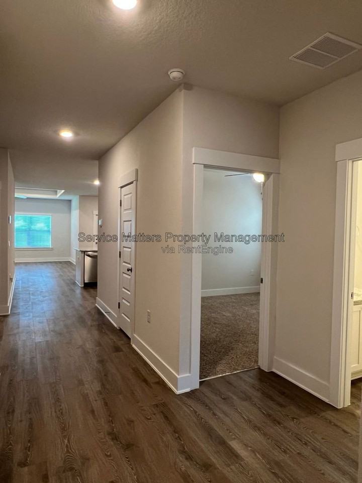 5781 Danbury Blvd - Photo 5 of 38