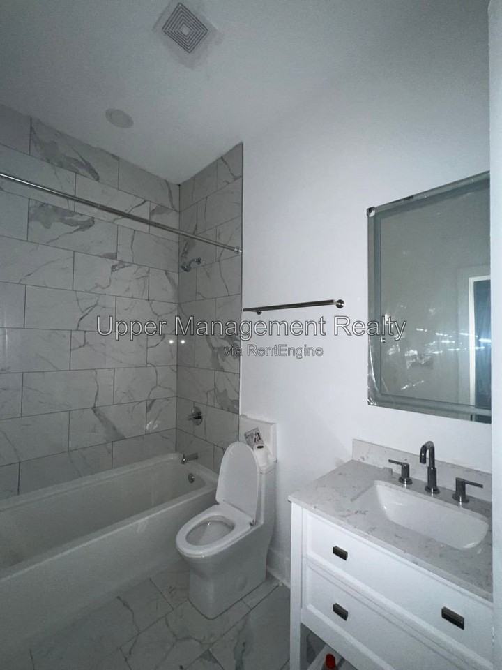 817 Adams St - Photo 5 of 10