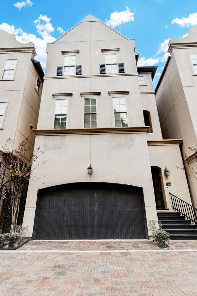 1368 W 25th St - Photo 3 of 14
