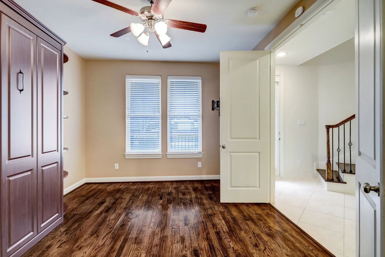 1368 W 25th St - Photo 6 of 14